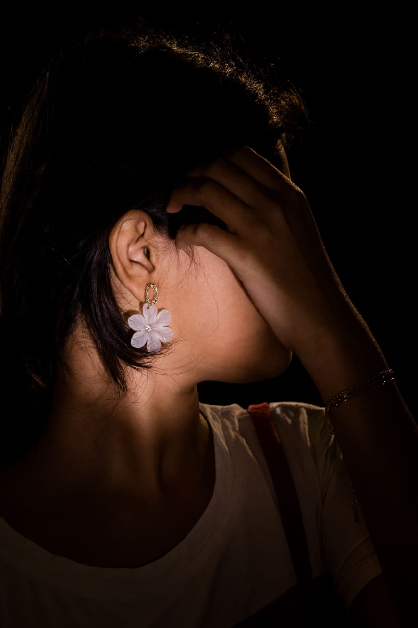 Snow Daisy Drop Earrings