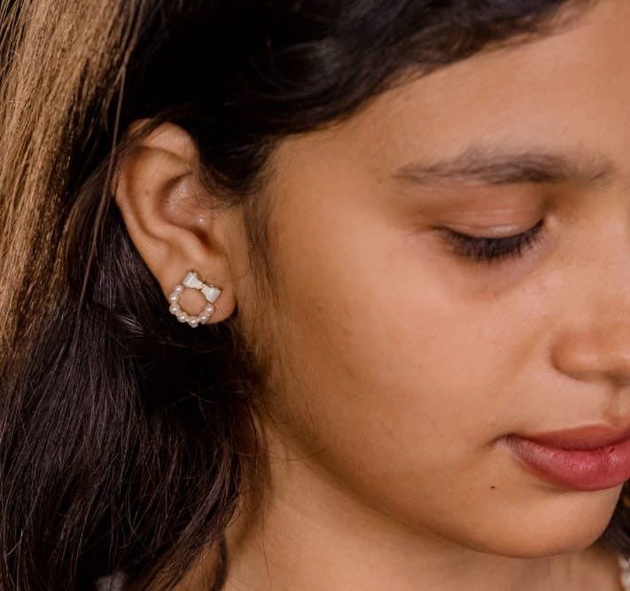 Pearl Frame Minimal Earrings