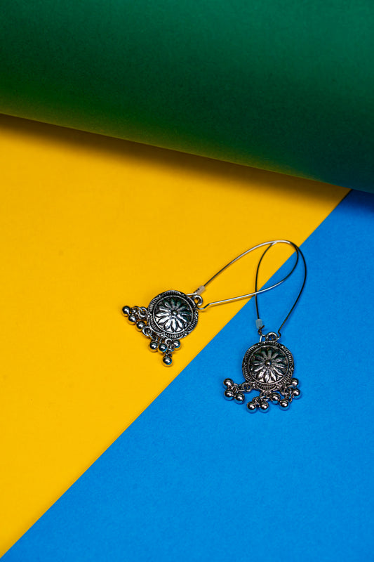 Silver Plated Long Hook Closure Hanging Floral Designed Artwork With Beads Fashion Antique Earring