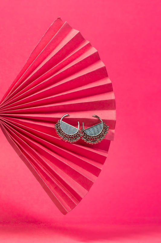 Silver plated semi circle shaped enamel artwork design with beads fashion antique earring