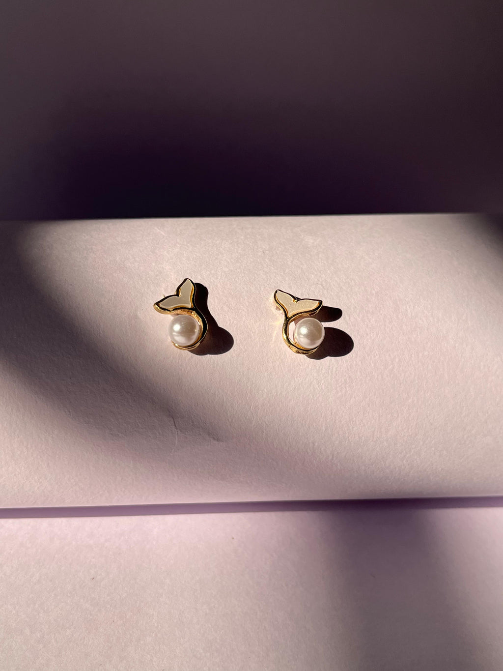 Elegant Pearl Curve Earrings