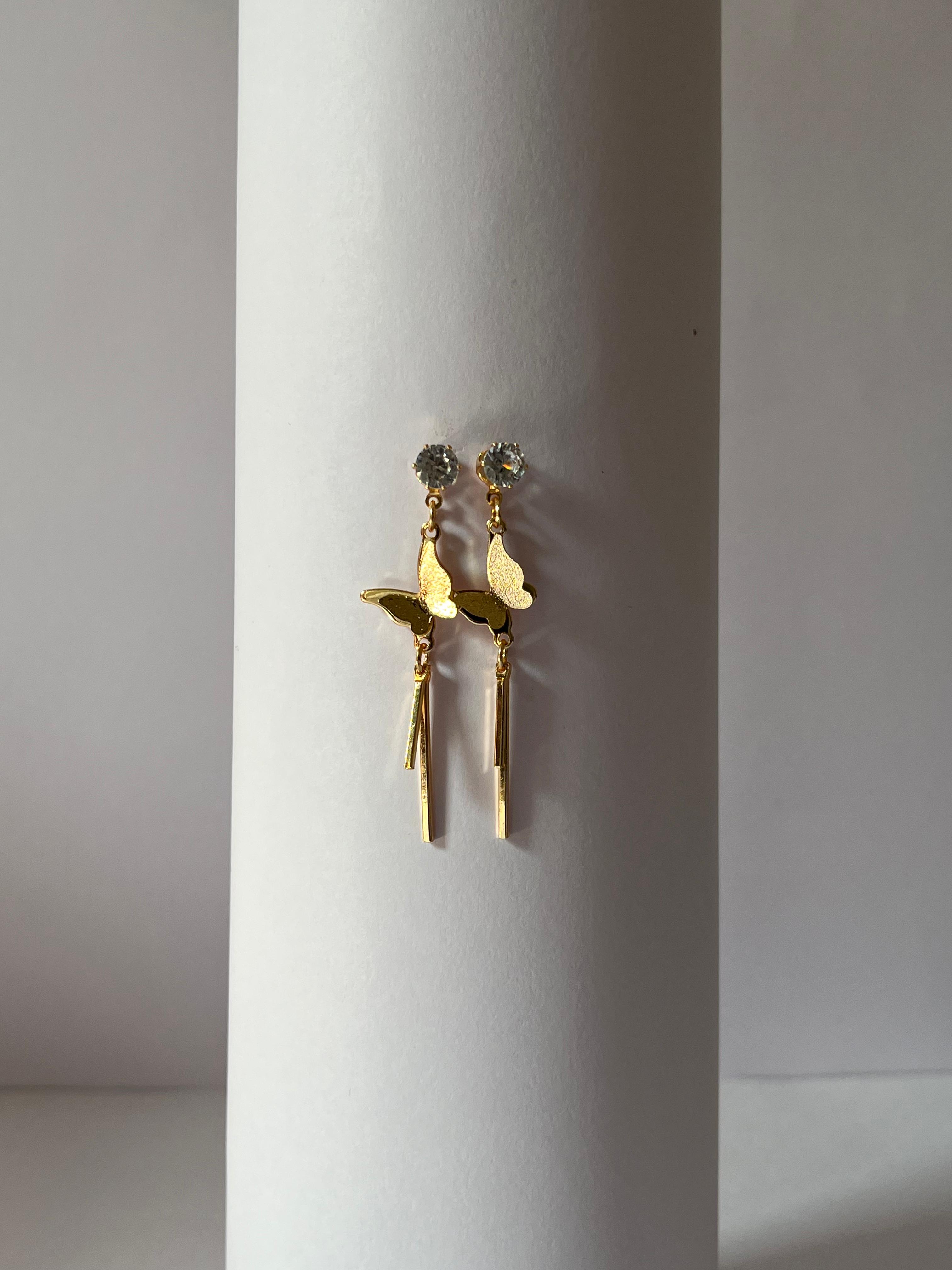 Gold crystal drop earrings